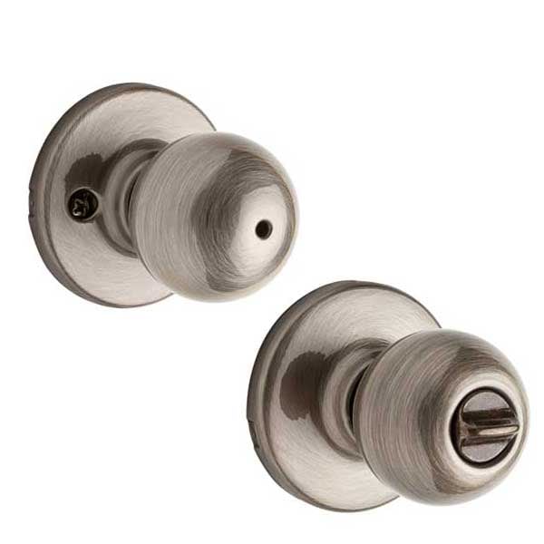 Kwikset: Polo Privecy Door Knob with Round Rose / Antique Brass